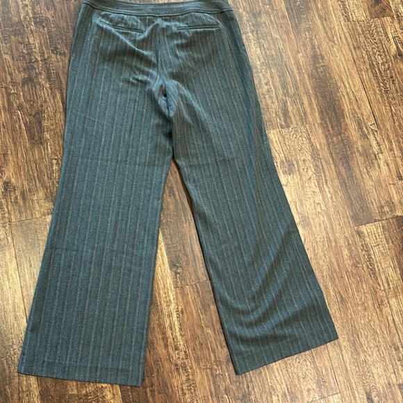 Ann Taylor Loft Women’s 12 Wide Leg Grey with Maroon pinstripes slacks - Picture 9 of 9